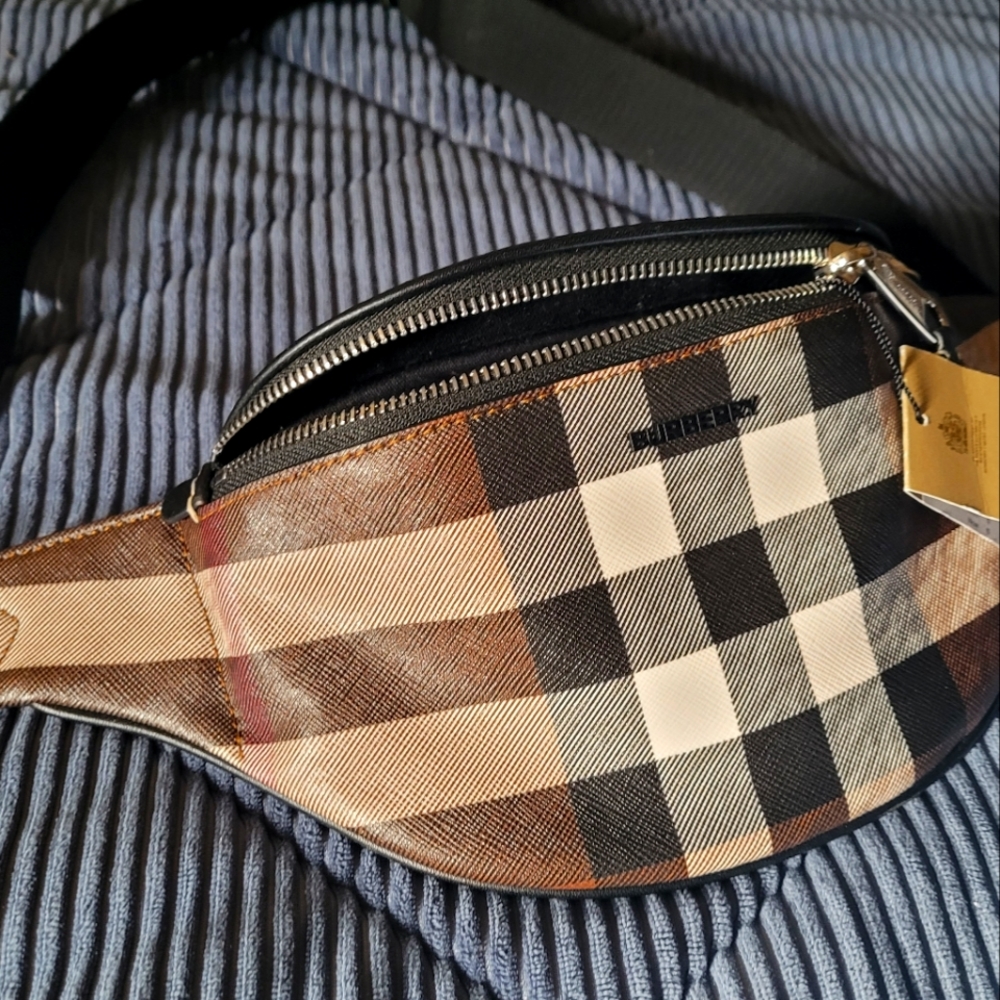 Exaggerated Check Cason Bum Bag